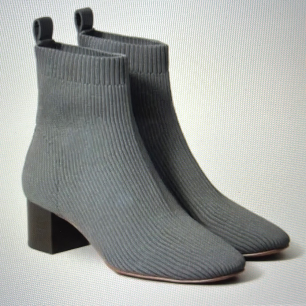 New Everlane, The Glove, ribbed sock boot gray